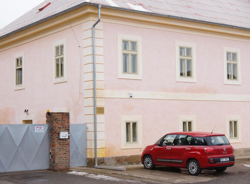 Apartmany U Komina Terezín Buitenkant foto